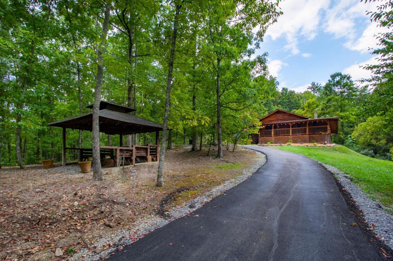 Forest Home Hot Tub Fire Pit Pool Table Pigeon Forge Exterior foto